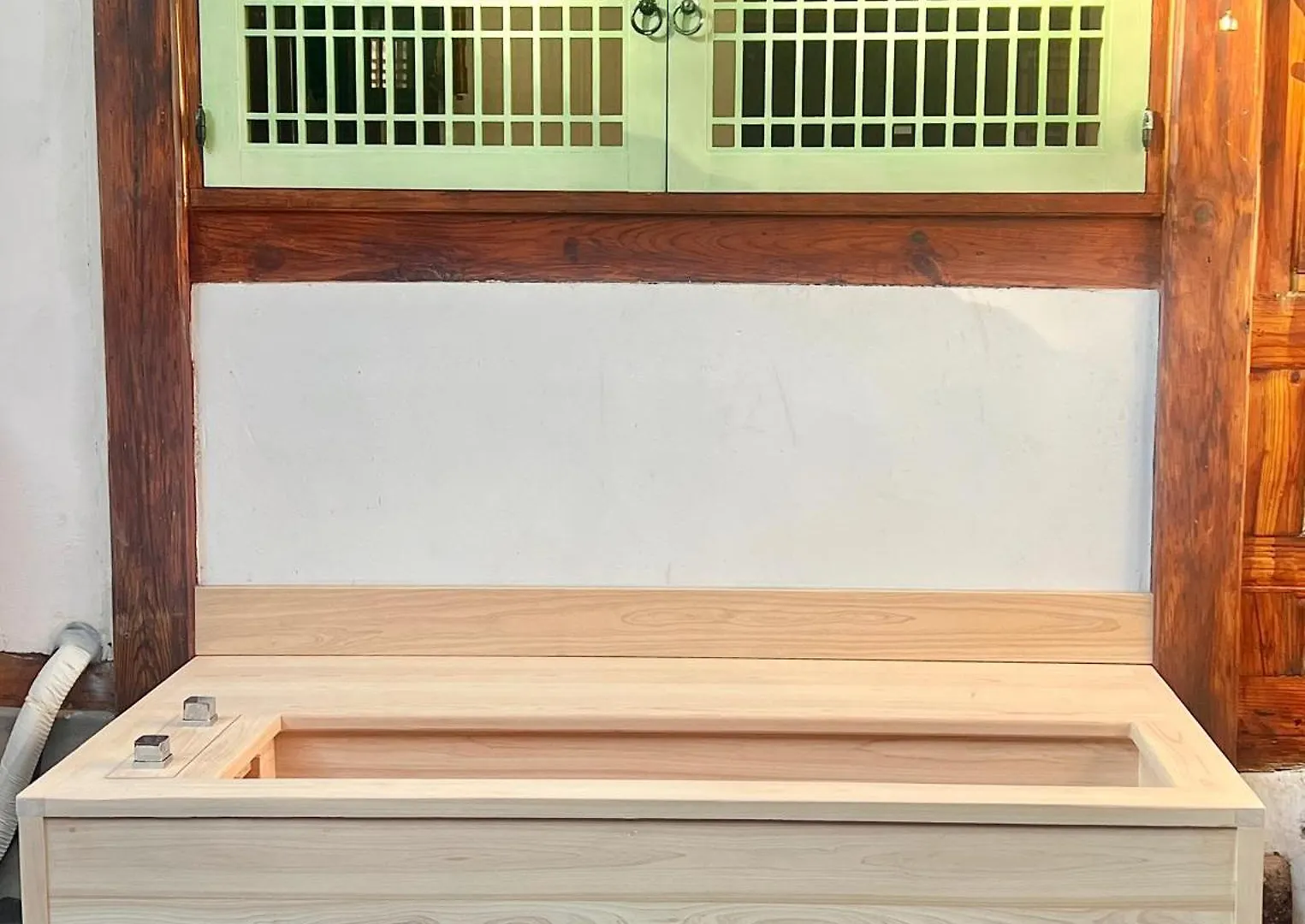 A Traditional Korean House With A Yard Seoel